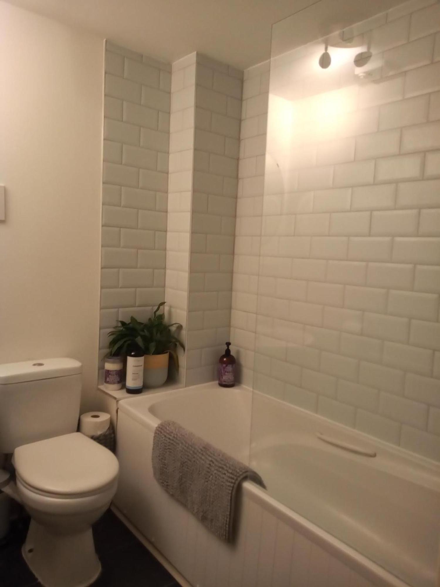 The Eaves, Glastonbury High Street 2 Bed 2 Bathroom Apartment Buitenkant foto